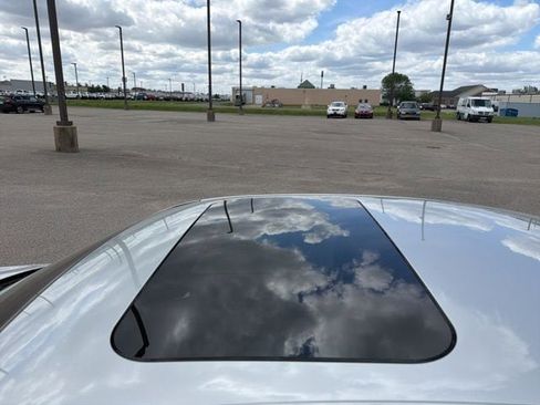 Used 1999 Mercedes-Benz CLK 320 Coupe image 4