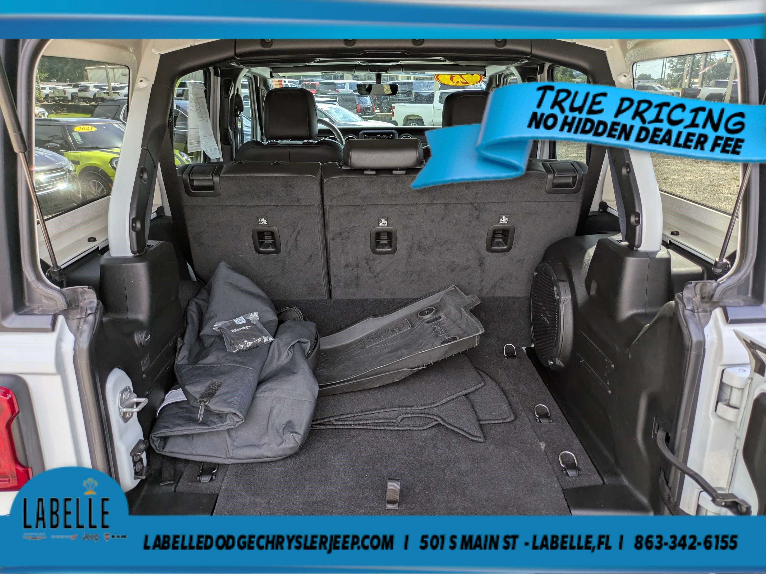 Used 2023 Jeep Wrangler Unlimited Sahara AWD/4WD image 13