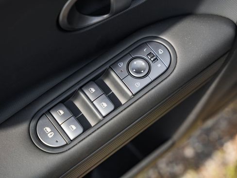 New 2025 Hyundai Ioniq 5 SEL image 38