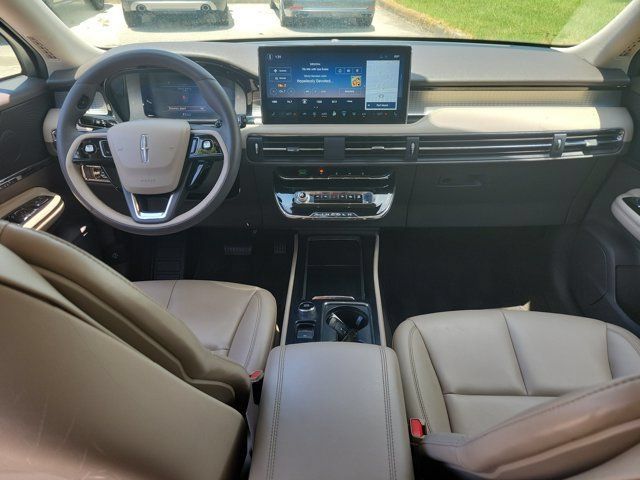 Certified 2023 Lincoln Corsair FWD image 18