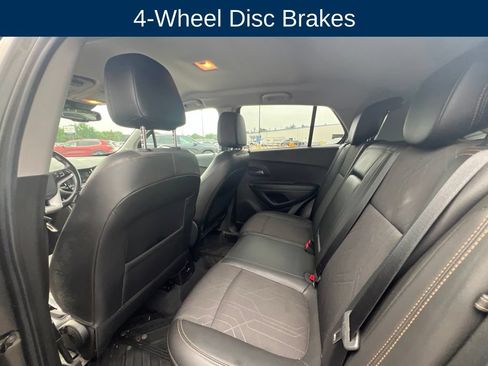 Used 2019 Chevrolet Trax LT w/ LT Convenience Package AWD/4WD image 21