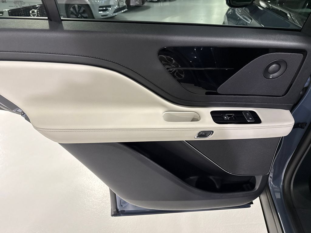 Used 2026 Lincoln Aviator Reserve w/ Illumination Package AWD/4WD image 22