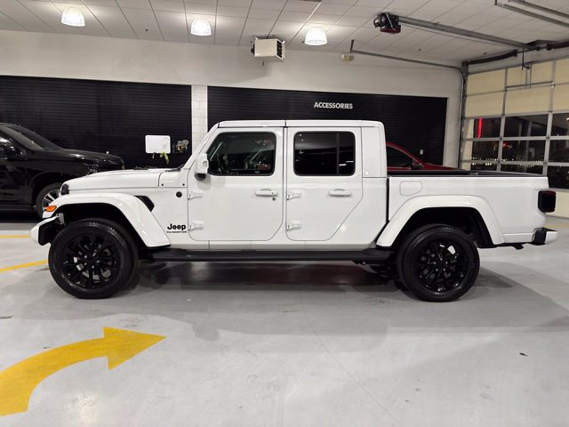 Used 2022 Jeep Gladiator Overland AWD/4WD image 2