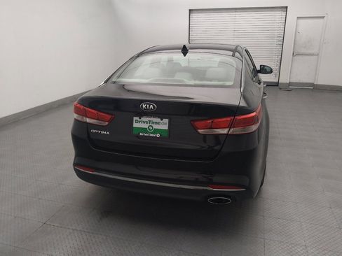 Used 2018 Kia Optima LX w/ 17" Alloy Wheels Package FWD image 7