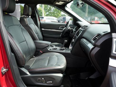 Used 2018 Ford Explorer Sport image 23