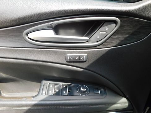 Used 2018 Alfa Romeo Stelvio AWD image 33