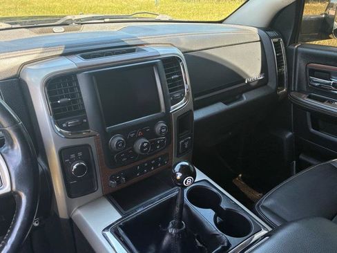 Used 2015 RAM 3500 Laramie w/ Convenience Group AWD/4WD image 17