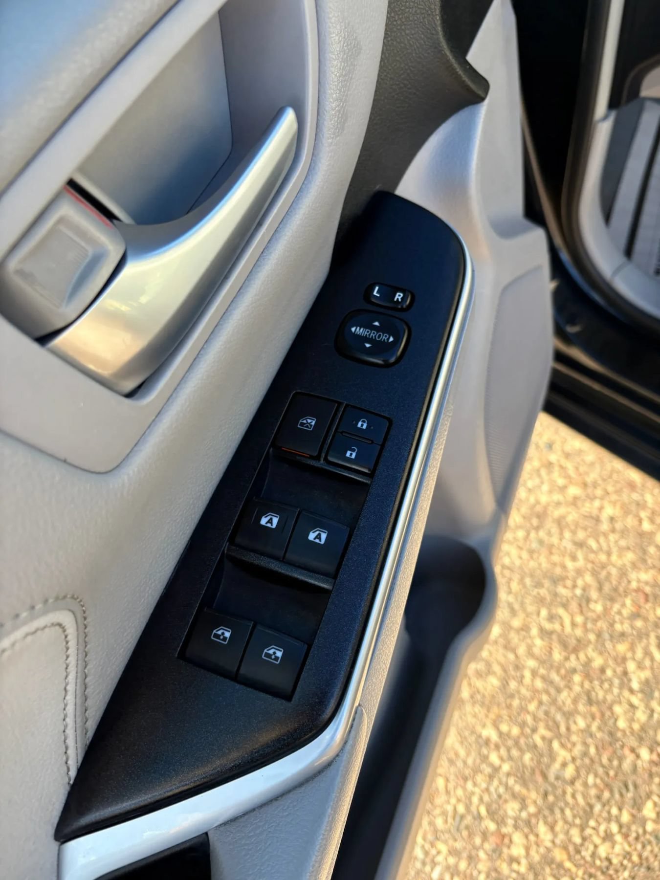 Used 2015 Toyota Camry XLE FWD image 13