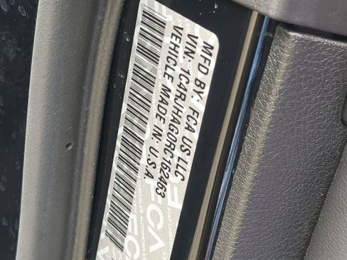 Certified 2024 Jeep Grand Cherokee Altitude AWD/4WD image 33