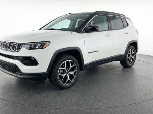 Used 2025 Jeep Compass Limited AWD/4WD image 3