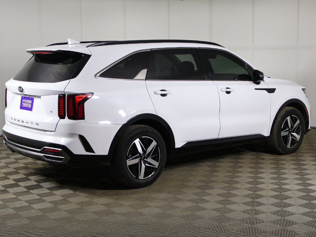 Used 2021 Kia Sorento S w/ Panoramic Sunroof Package FWD image 11