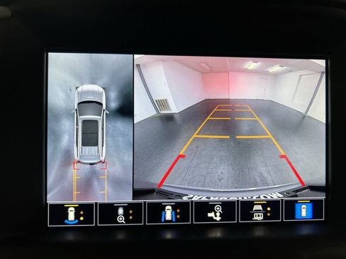 Certified 2024 GMC Terrain AT4 w/ Infotainment Package II AWD/4WD image 15