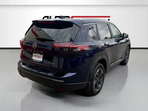 Used 2024 Nissan Rogue SV w/ SV Premium Package image 7