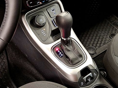 Used 2019 Jeep Compass Sport w/ Cold Weather Group image 36