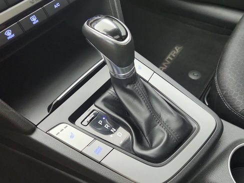 Used 2018 Hyundai Elantra Value Edition FWD image 30