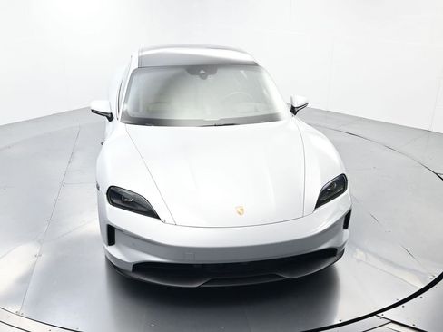 Used 2025 Porsche Taycan image 47