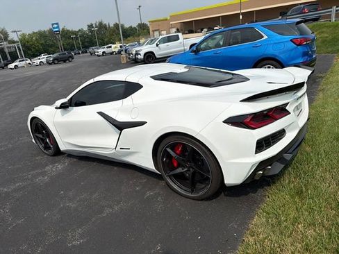 Used 2025 Chevrolet Corvette E-Ray w/ Stealth Interior Trim Package AWD/4WD image 5