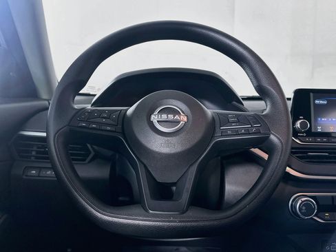 Used 2024 Nissan Altima 2.5 S FWD image 18