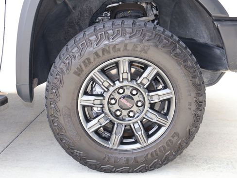 Used 2024 GMC Sierra 1500 AT4X AWD/4WD image 31