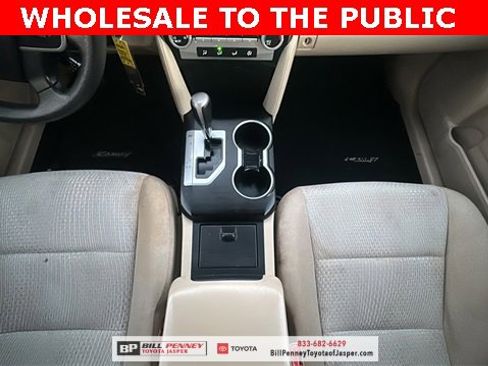 Used 2012 Toyota Camry LE image 9