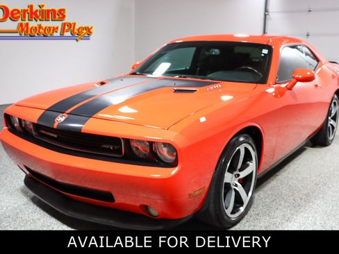 Used 2010 Dodge Challenger SRT8 image 1