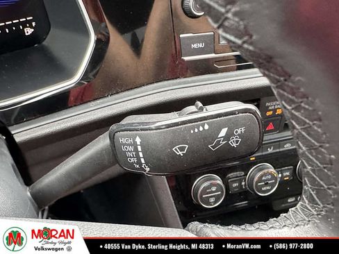 Certified 2023 Volkswagen Jetta SE w/ Panoramic Sunroof Package FWD image 28