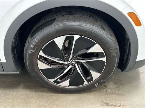 Used 2022 Volkswagen ID.4 Pro image 6