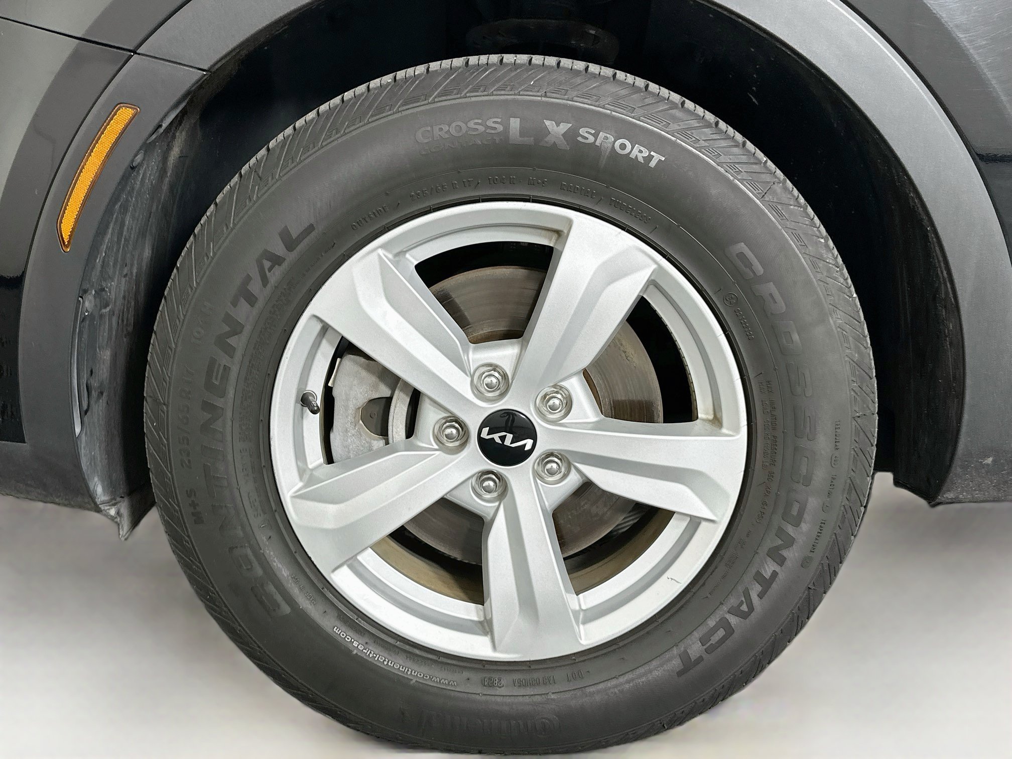 Used 2025 Kia Sorento LX FWD image 11