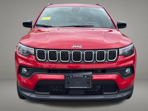 Used 2024 Jeep Compass Latitude AWD/4WD image 9