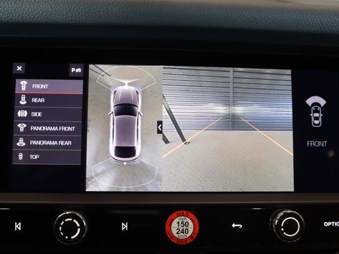 Certified 2025 Porsche Macan image 18