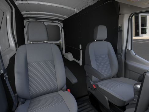 New 2026 Ford Transit 250 148 Medium Roof RWD image 31