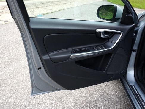 Used 2013 Volvo S60 T5 image 25