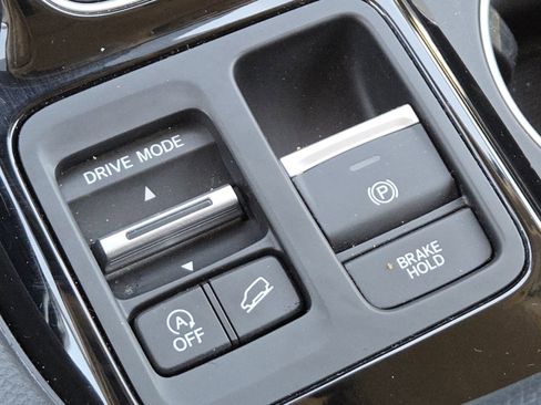 Used 2023 Honda Pilot Touring image 34