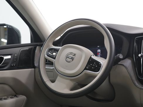 Used 2023 Volvo XC60 B5 Ultimate w/ Climate Package AWD/4WD image 15