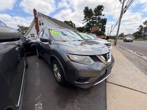 Used 2016 Nissan Rogue SV AWD/4WD image 2