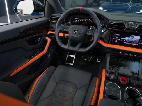 Used 2025 Lamborghini Urus SE AWD/4WD image 64