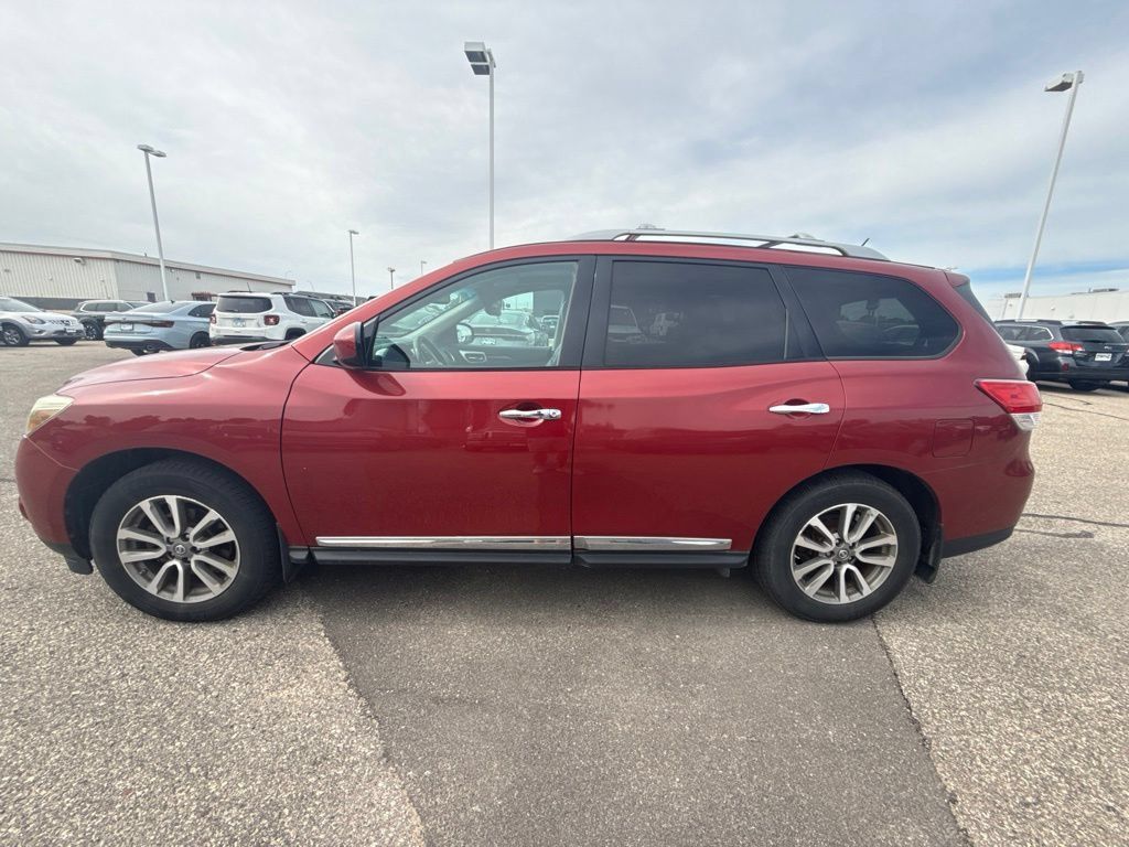 Used 2014 Nissan Pathfinder SL w/ SL Premium Package AWD/4WD image 4