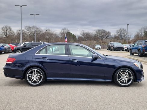 Used 2016 Mercedes-Benz E 350 4MATIC Sedan image 2