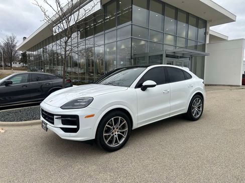 Used 2025 Porsche Cayenne Coupe image 8