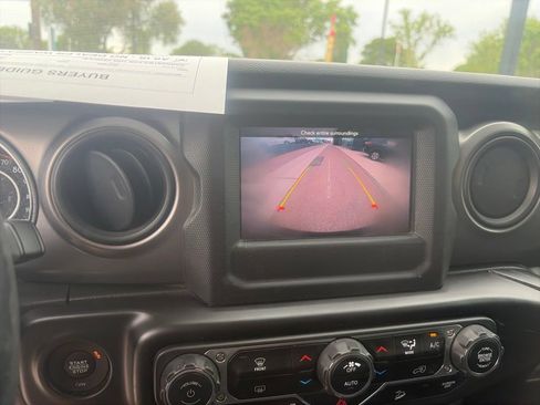 Used 2021 Jeep Wrangler Sport AWD/4WD image 28