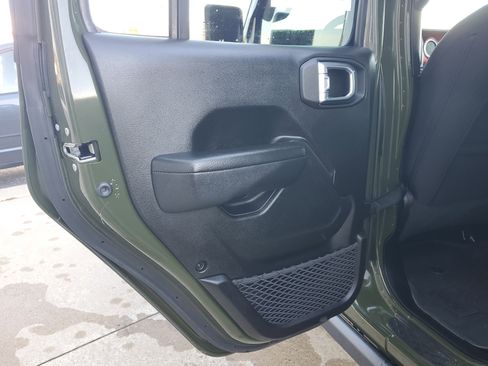 Used 2023 Jeep Gladiator Rubicon w/ LED Lighting Group image 19