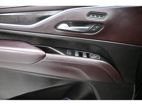 Used 2022 Cadillac Escalade ESV Premium Luxury Platinum image 8