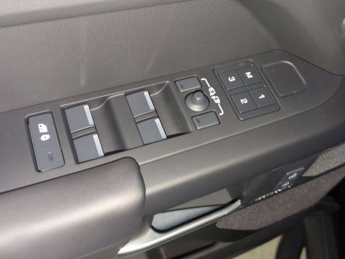 New 2026 Land Rover Defender 110 X-Dynamic SE AWD/4WD image 12