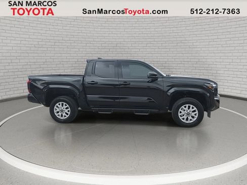 Used 2025 Toyota Tacoma SR5 image 4