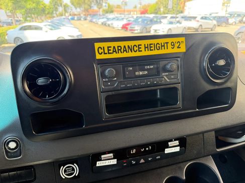 Used 2019 Mercedes-Benz Sprinter 144 image 20