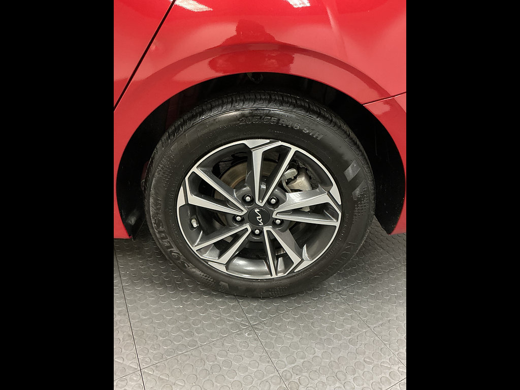 Used 2024 Kia Forte LXS w/ LXS Technology Package FWD image 30
