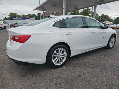 Used 2017 Chevrolet Malibu LT image 21