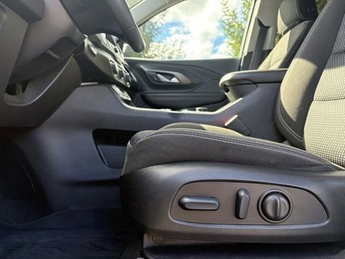 Certified 2022 GMC Terrain SLE w/ Driver Convenience Package image 30