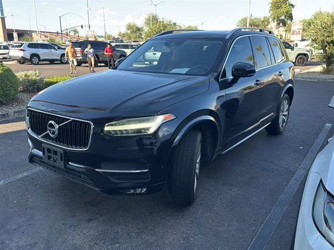 Used 2017 Volvo XC90 T5 Momentum w/ Vision Package AWD/4WD image 2