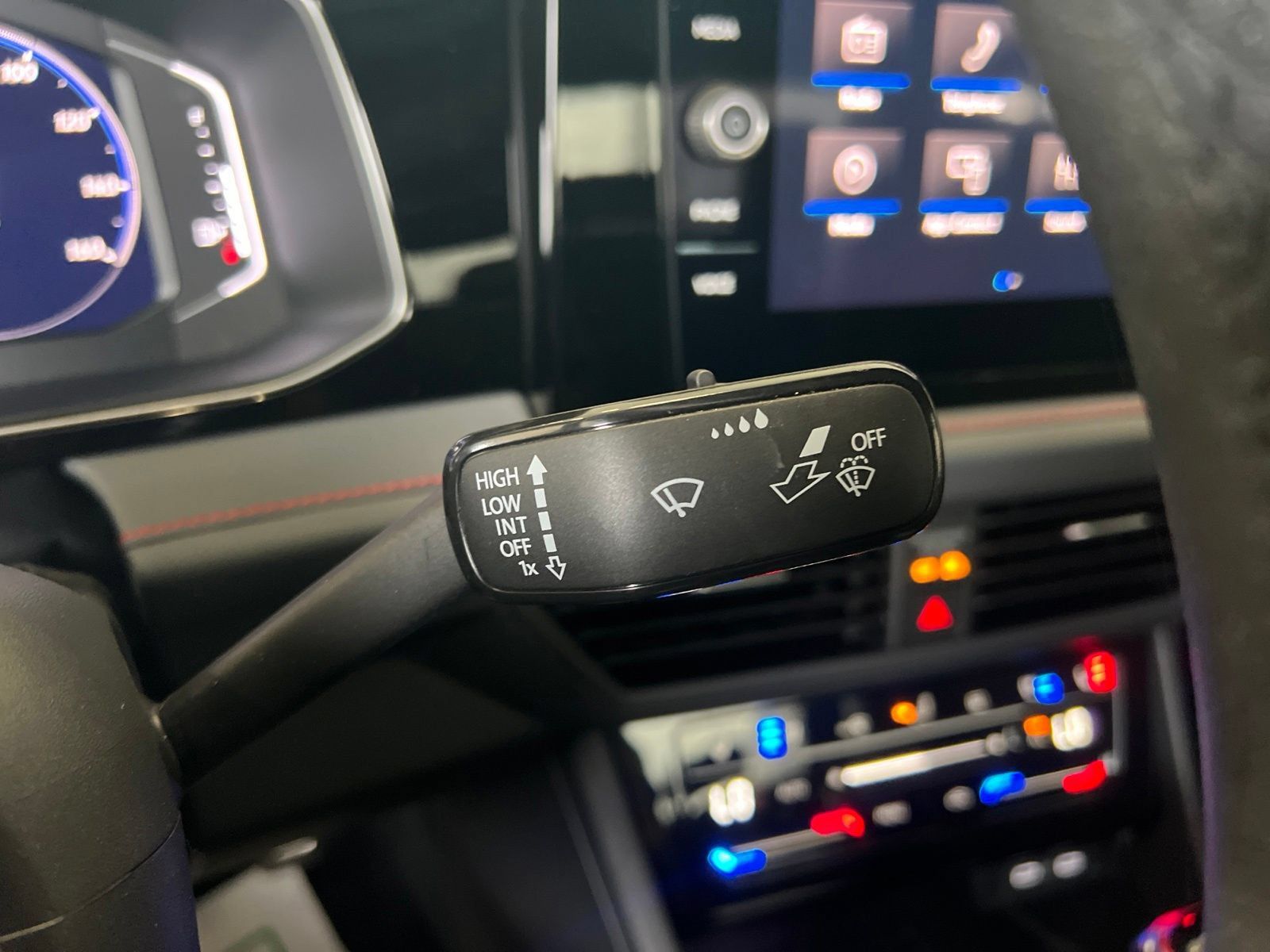 Certified 2025 Volkswagen Jetta GLI Autobahn FWD image 24